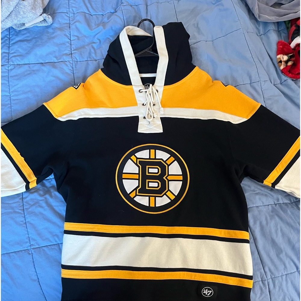 Boston Bruins Sweatshirt. Size Large